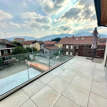 Attico In Centro Citta Con Terrazza E Parcheggio Privato Caraglio