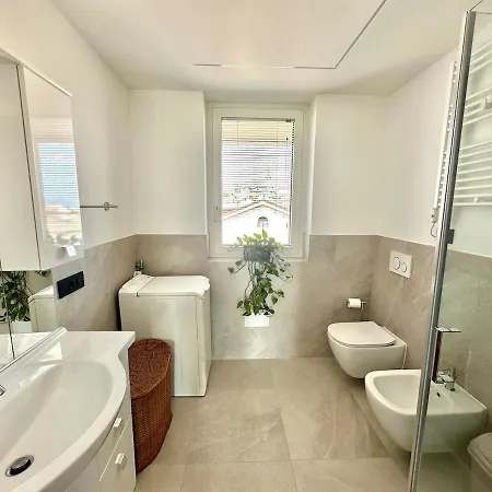 Attico In Centro Citta Con Terrazza E Parcheggio Privato Caraglio