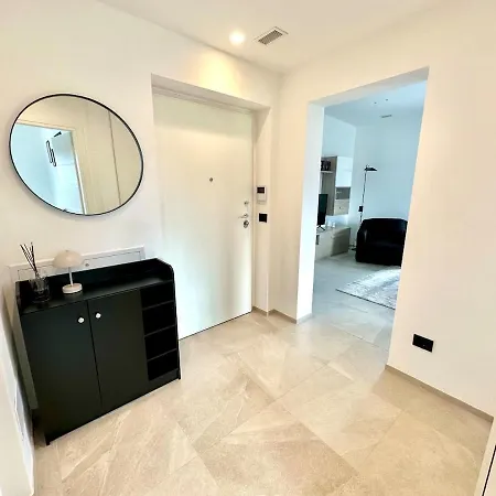 Lägenhet Attico In Centro Citta Con Terrazza E Parcheggio Privato Caraglio