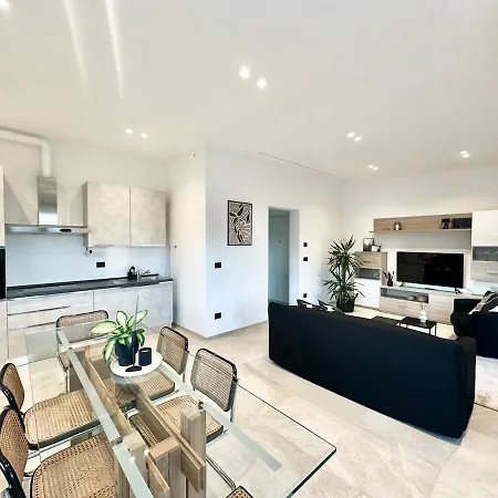 Attico In Centro Citta Con Terrazza E Parcheggio Privato Lägenhet *