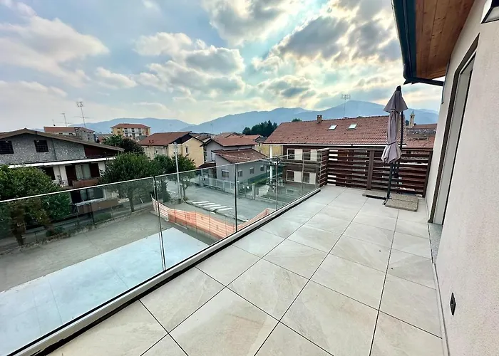 Attico In Centro Citta Con Terrazza E Parcheggio Privato Caraglio