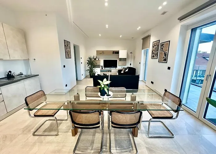 Attico In Centro Citta Con Terrazza E Parcheggio Privato * Caraglio